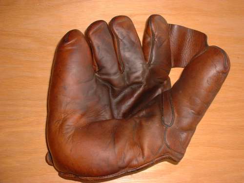 Paul Waner Rawlings G110 Front